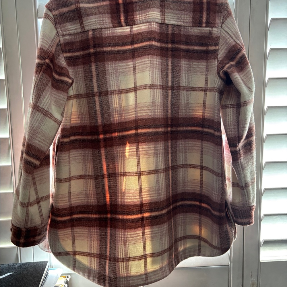 Shacket - Picture 2 of 2